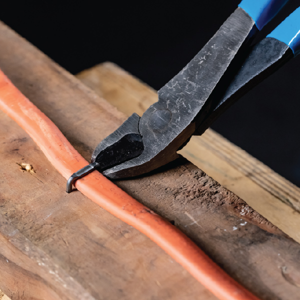CURVED JAW DESIGN FOR BETTER ACCESS IN CONFINED SPACES
